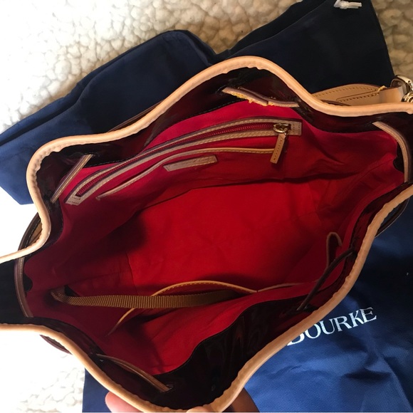 Dooney & Bourke patent leather black and tan drawstring bag - Picture 3 of 5